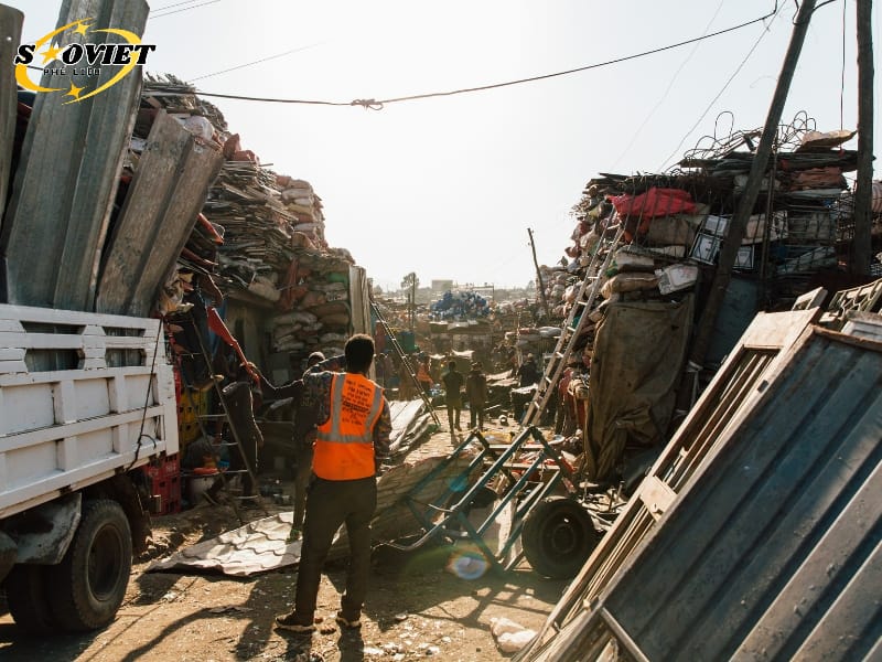 Mã ngành 46697 chỉ được thu mua các loại phế liệu như đúng trong quy định của pháp luật