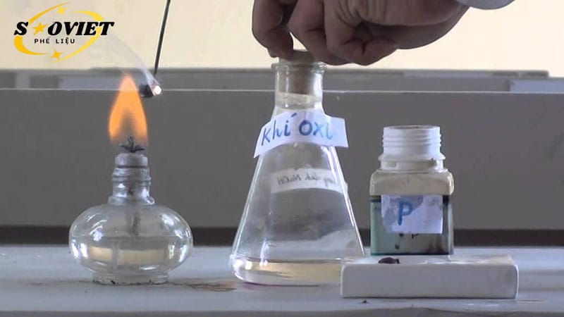 Kim loại phản ứng với oxy