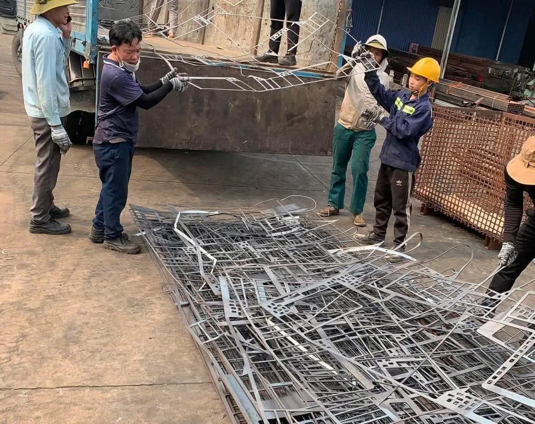 Phế Liệu Sao Việt 20